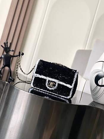 Colestore Chanel Flap bag Sequin & Gold Plated Metal Black & White  14 x 21 x 8cm