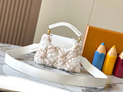 Colestore Louis Vuitton Capucines Mini Shearling with White Leather Trim 21 x 14 x 8 cm - 3