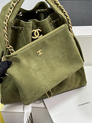 Colestore Chanel 25 Medium Handbag Suede & Gold Metal Olive Green 40x30x15cm - 4
