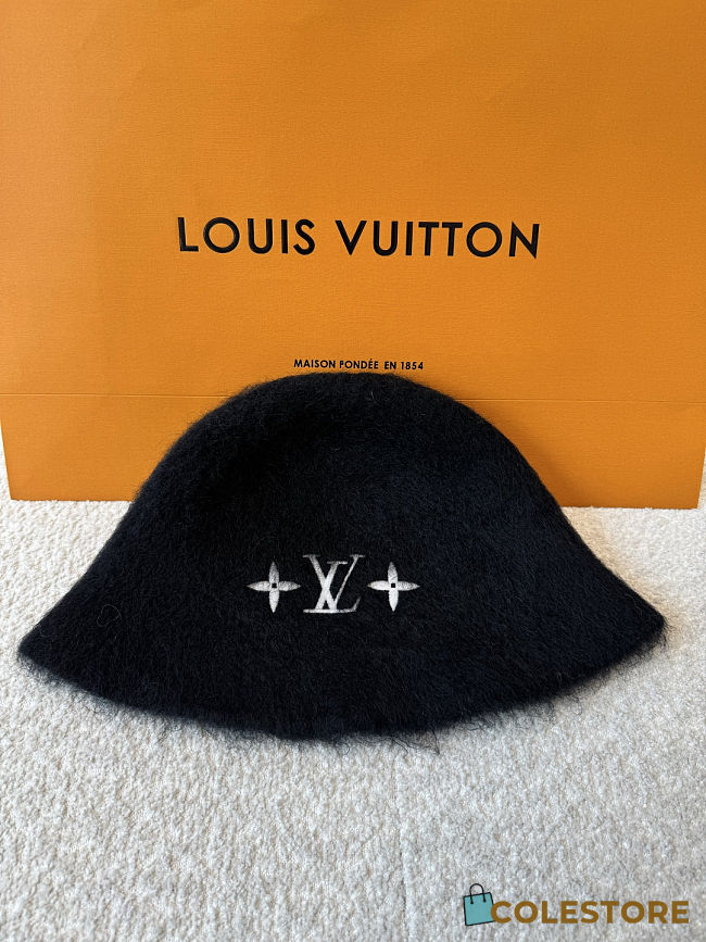 Colestore Louis Vuitton LV Fluffy Hat Black - 1