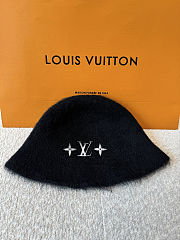 Colestore Louis Vuitton LV Fluffy Hat Black - 1
