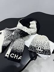 Colestore Chanel Beanie Hat & Towel Cashmere & Wool Black & White - 6