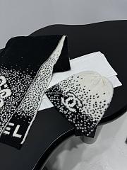 Colestore Chanel Beanie Hat & Towel Cashmere & Wool Black & White - 3