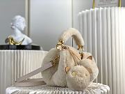 Colestore Louis Vuitton Capusnow Capucines Ivory M26324 13 x 11 x 20cm - 4