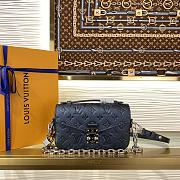 Colestore Louis Vuitton Pochette Metis East West Monogram Empreinte Navy M26456 21.5 x 13.5 x 6 cm - 1