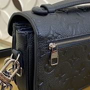 Colestore Louis Vuitton Pochette Metis East West Monogram Empreinte Navy M26456 21.5 x 13.5 x 6 cm - 3