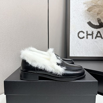 Colestore Chanel Moccasins  Shiny Crumpled Lambskin & Shearling Lambskin  Black & White