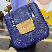 	 Colestore Louis Vuitton Mini Dopp Kit G71 Blue 20x12x13cm - 2