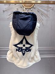 Colestore  Louis Vuitton White Fleece Gilet - 5