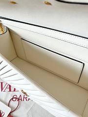	 Colestore Valentino Garavani Locò Textured Shoulder Bag White 28x12x9cm - 6