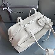 Colestore Balenciaga Bowling Carrie Leather Shoulder bag in White 36x16x18.7cm - 4