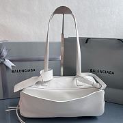 	 Colestore Balenciaga Carrie Bowling Small Leather Shoulder bag in White 31x12x12cm - 1
