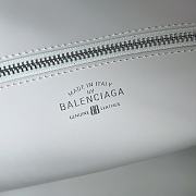 	 Colestore Balenciaga Carrie Bowling Small Leather Shoulder bag in White 31x12x12cm - 6