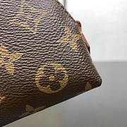 Colestore Louis Vuitton Brown Monogram Cosmetic Pouch M25653 9 × 5.5 × 13.5 cm - 3