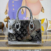 Colestore Louis Vuitton Onthego PM Autres Toiles Monogram Silver M26373 25x11.5x19cm  - 4