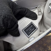 Colestore Louis Vuitton Onthego PM Autres Toiles Monogram Silver M26373 25x11.5x19cm  - 3