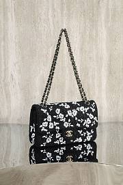 Colestore Chanel Flap Bag with White Floral Embroidery 25cm - 4