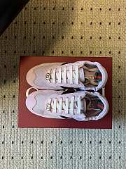 Colestore  Gucci Women's Gucci Shift Trainers in Lilac Fabric - 6