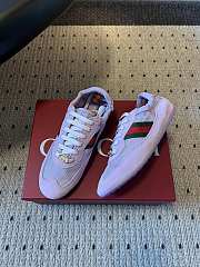 Colestore  Gucci Women's Gucci Shift Trainers in Lilac Fabric - 3