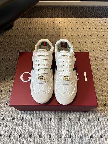 Colestore Gucci Women's Gucci Shift Trainers in White GG Canvas