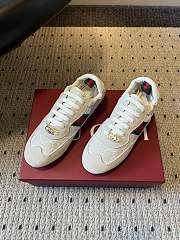 Colestore Gucci Women's Gucci Shift Trainers in White GG Canvas - 3