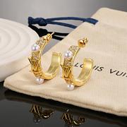 Colestore Louis Vuitton Gold Monogram Pearl Embellished Earrings - 3