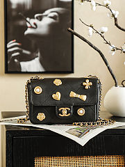 Colestore Chanel 25 Handbag in Black Grained Calfskin and Gold-tone Metal 19x13x6.5cm - 1