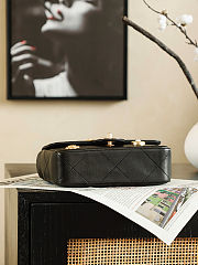 Colestore Chanel 25 Handbag in Black Grained Calfskin and Gold-tone Metal 19x13x6.5cm - 2