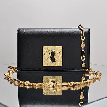 Colestore Schiaparelli Keyhole Chain Pouch Calfskin Black 19.5x3x11.5cm