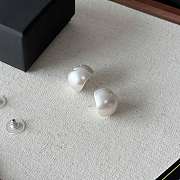 Colestore Chanel CC Logo White Pearl Earrings White - 3