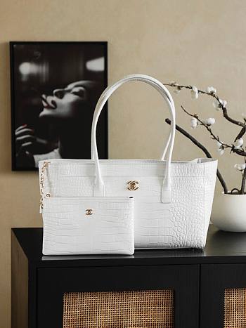 Colestore Chanel White Crocodile-Embossed Bag – Spring/Summer 2026 35x21x12cm