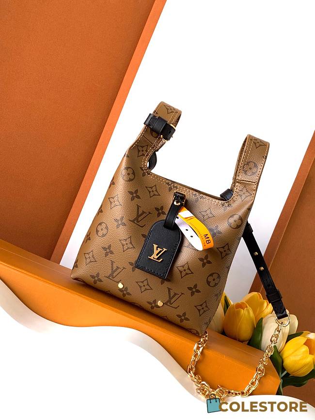 Colestore Louis Vuitton Atlantis BB M46816 Size 17x17x7cm - 1