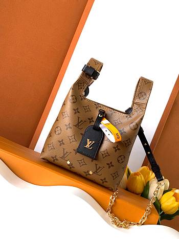 Colestore Louis Vuitton Atlantis BB M46816 Size 17x17x7cm