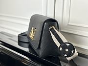 Colestore Louis Vuitton Twist MM in Black Epi 23 x 17 x 9.5cm - 5