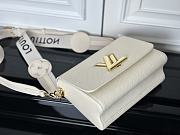 Colestore Louis Vuitton Twist MM in Ivory Epi 23 x 17 x 9.5cm - 6
