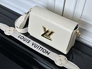 Colestore Louis Vuitton Twist MM in Ivory Epi 23 x 17 x 9.5cm - 2