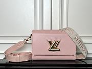Colestore Louis Vuitton Twist MM in Pink Epi 23 x 17 x 9.5cm - 1