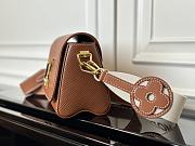 Colestore Louis Vuitton Twist MM in Caramel Epi 23 x 17 x 9.5cm - 4