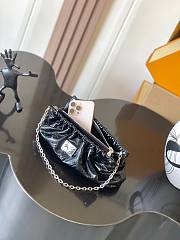 Colestore  Louis Vuitton Pochette Sling PM in Black 30x16x11cm - 4