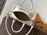 Colestore Louis Vuitton Speedy Bandoulière 25 Calfskin Leather in Ivory 25 x 13 x 18cm - 6