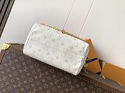 Colestore Louis Vuitton Speedy Bandoulière 25 Calfskin Leather in Ivory 25 x 13 x 18cm - 5