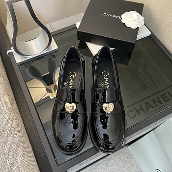 Colestore Chanel Patent CC Heart Loafers in Black