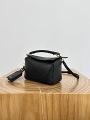 Colestore Loewe Mini Featherlight Puzzle bag in Nappa Lambskin Black 17.5x12.5x7.5cm - 3