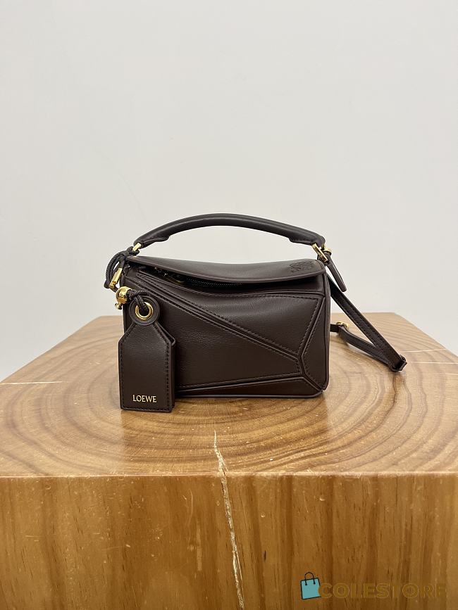 Colestore Loewe Mini Featherlight Puzzle bag in Nappa Lambskin Dark Chestnut 17.5x12.5x7.5cm - 1