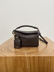 Colestore Loewe Mini Featherlight Puzzle bag in Nappa Lambskin Dark Chestnut 17.5x12.5x7.5cm - 1
