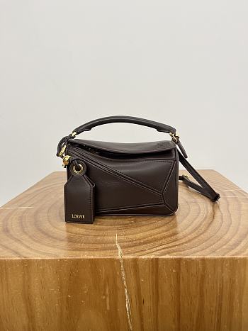 Colestore Loewe Mini Featherlight Puzzle bag in Nappa Lambskin Dark Chestnut 17.5x12.5x7.5cm