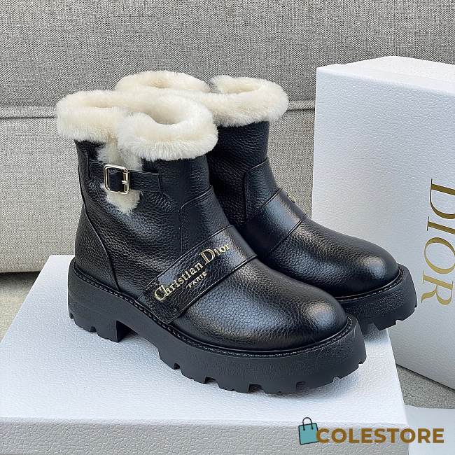 Colestore Dior DiorAlps D-Quest Ankle Boot Black Grained Calfskin and White Lambskin Shearling - 1