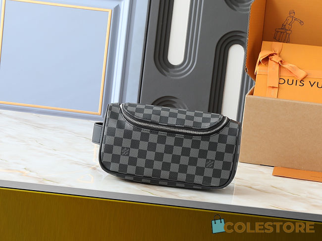 Colestore Louis Vuitton Toiletry Bag Damier Graphite Canvas gray 20 x 9.3 x 28cm - 1