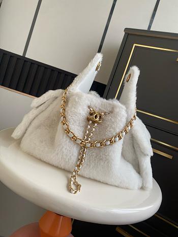 Colestore Chanel 25 Small Handbag Fur Calfskin & Gold-Tone Metal White 30x26x14cm
