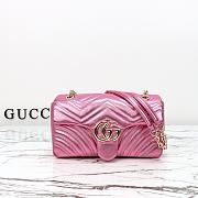 Colestore Gucci GG Marmont Medium Shoulder Bag Bright Pink Lamé Leather  26x15x7cm - 1
